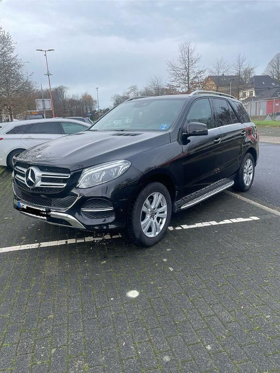 Gebraucht Mercedes GLE350 258 PS (189 kW) 2016 Schwarz SUV