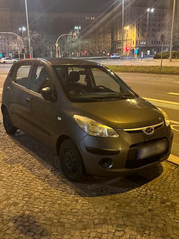 Grau Gebraucht 2009 Hyundai i10 Edition+ Kleinwagen | 1.600 € (Fairer Preis) - Bild 1/4