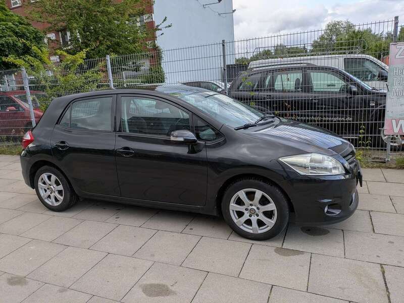 Black metallic Gebraucht 2010 Toyota Auris Life+ Kleinwagen | 3.450 € (Guter Preis) - Bild 1/4