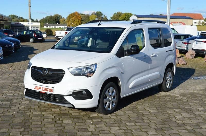 Gebraucht Opel Combo Life Ultimate 131 PS (96 kW) 2023 Weiß Van / Kleinbus