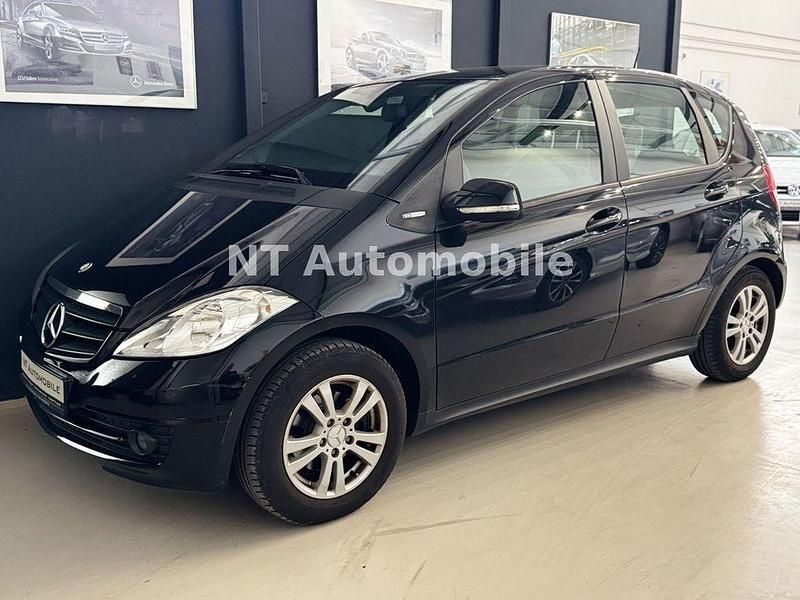 Schwarz Gebraucht 2012 Mercedes A160 Limousine | 5.999 € (Fairer Preis) - Bild 1/4