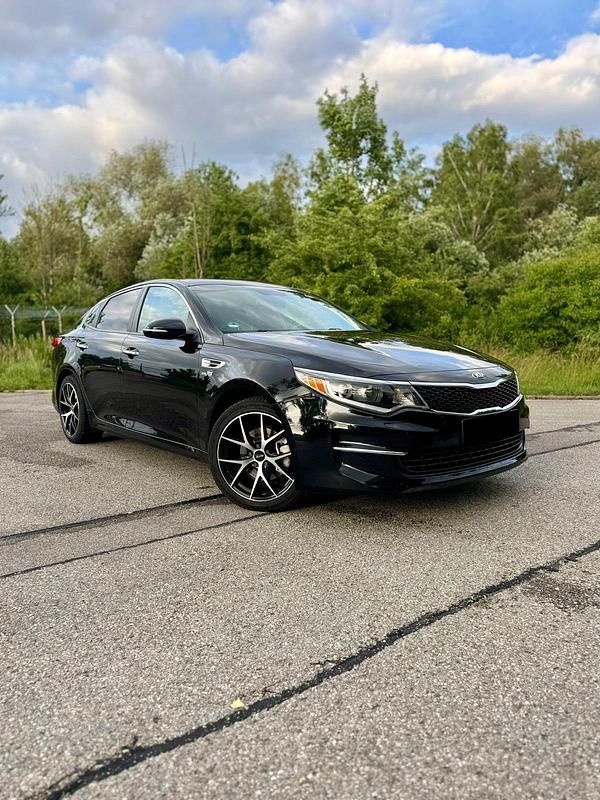 Schwarz Gebraucht 2017 Kia Optima Limousine | 11.490 € - Bild 1/4