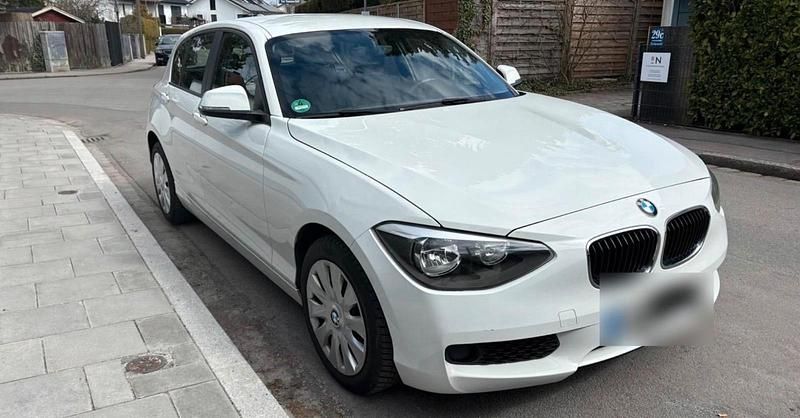 Gebraucht BMW 114 102 PS (75 kW) 2014 Weiß Kleinwagen