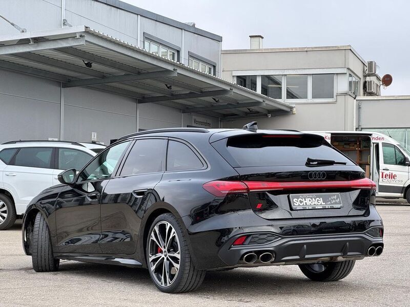 Gebraucht Audi S5 Ambiente 367 PS (269 kW) 2025 Mythosschwarz metallic Kombi