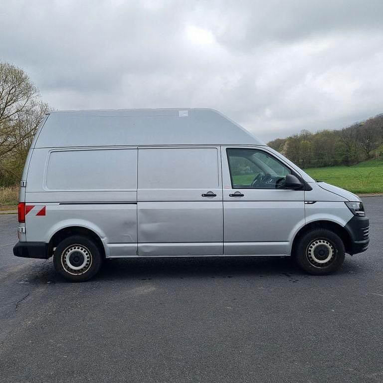 Second-hand VW Transporter 102 CP (75 kW) 2016 Argintiu Van