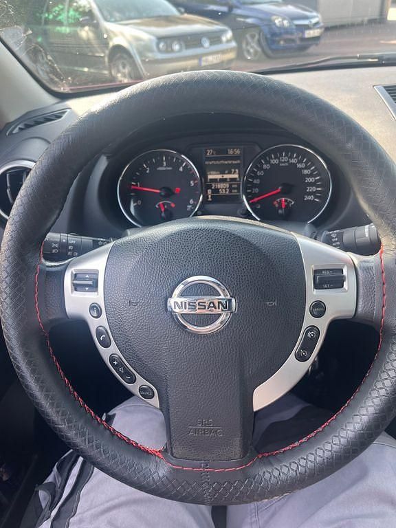Rot Gebraucht 2013 Nissan Qashqai +2 360º SUV | 10.000 € (Teuer) - Bild 1/4