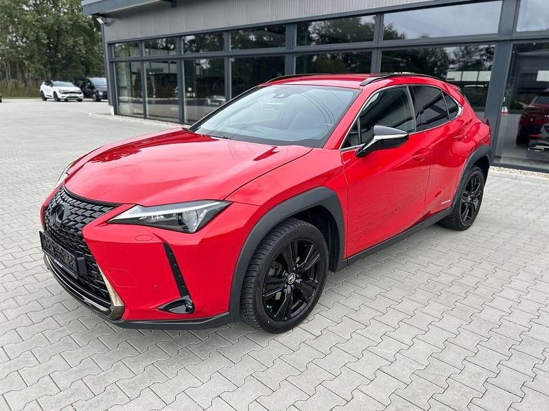 Solid red Gebraucht 2021 Lexus UX 250h SUV | 19.989 € (Fairer Preis) - Bild 1/4