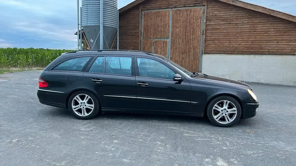 Gebraucht Mercedes E200 Avantgarde 184 PS (135 kW) 2007 Schwarz Kombi