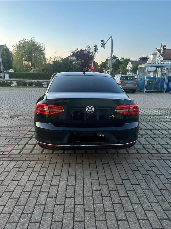 Gebraucht VW Passat 150 PS (110 kW) 2014 Schwarz Limousine