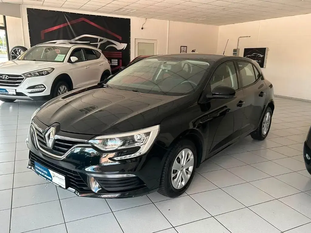 Gebraucht Renault Mégane Life 101 PS (74 kW) 2017 Schwarz Limousine