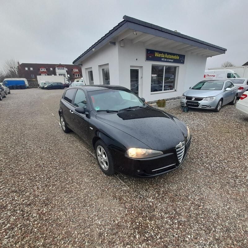 Gebraucht Alfa Romeo 147 105 PS (77 kW) 2008 Schwarz Kleinwagen