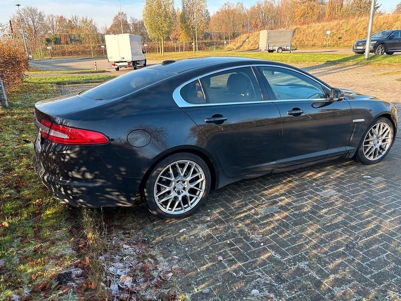 Gebraucht Jaguar XF 190 PS (139 kW) 2012 Schwarz Limousine