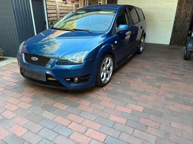 Blau Gebraucht 2006 Ford Focus Kombi | 2.799 € (Teuer) - Bild 1/4