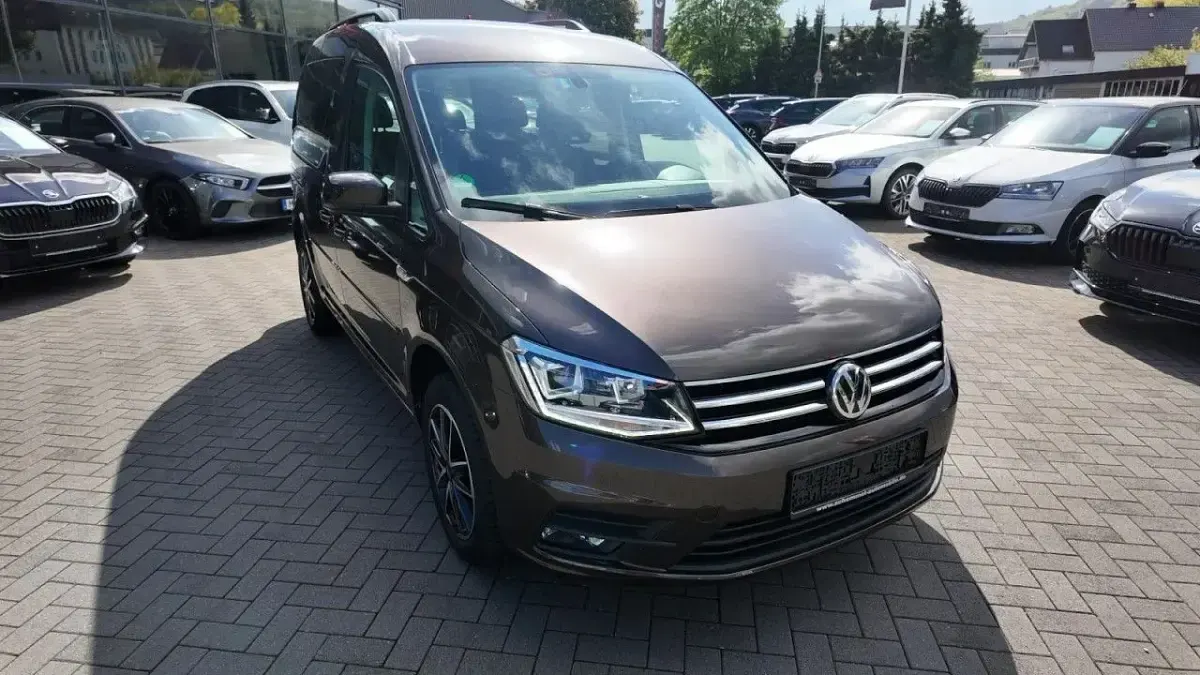 Gebraucht VW Caddy 131 PS (96 kW) 2020 Chestnut brown (braun) Van / Kleinbus