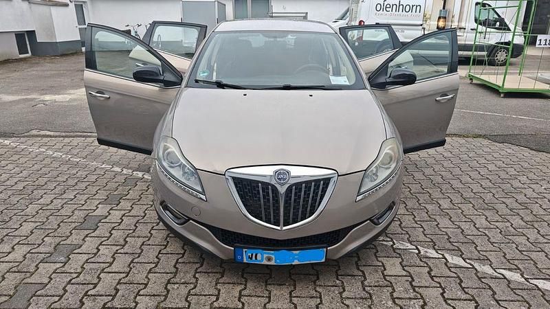 Gebraucht Lancia Delta 120 PS (88 kW) 2008 Gelb Kleinwagen