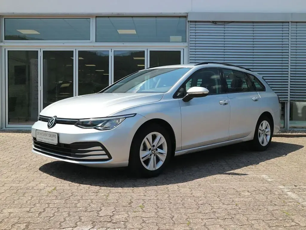 Gebraucht VW Golf VIII Life 110 PS (80 kW) 2021 Reflexsilber metallic Kombi