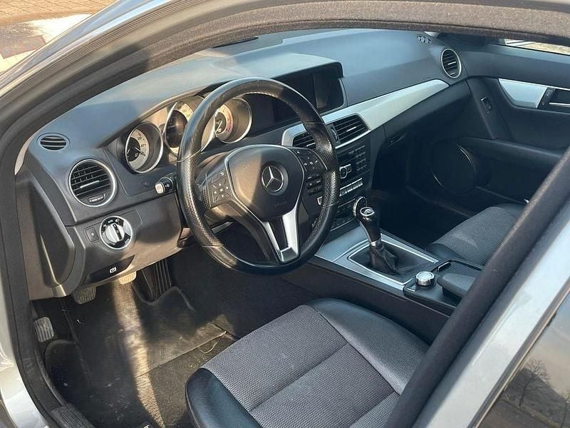 Gebraucht Mercedes C250 204 PS (150 kW) 2013 Silber Limousine