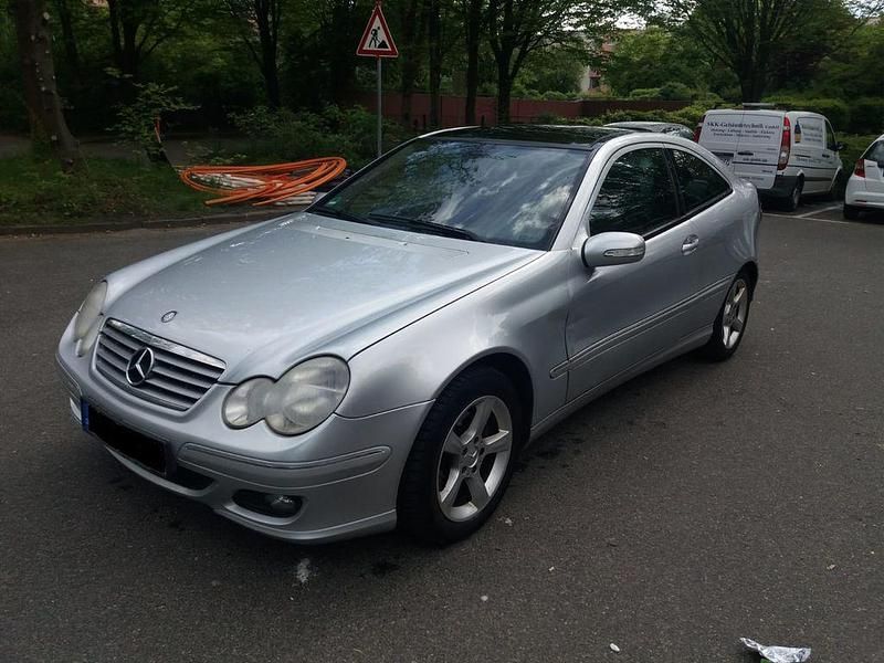 Silber Gebraucht 2005 Mercedes CL200 Coupé | 550 € - Bild 1/4