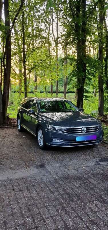 Grau Gebraucht 2020 VW Passat Elegance Kombi | 19.400 € (Guter Preis) - Bild 1/4