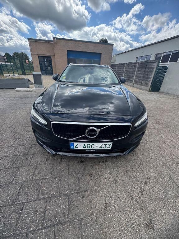 Schwarz Gebraucht 2019 Volvo V90 Momentum Kombi | 13.750 € (Superpreis) - Bild 1/4