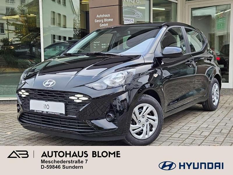 Phantom black / met Gebraucht 2024 Hyundai i10 Select Kleinwagen | 17.690 € (Etwas zu teuer) - Bild 1/4