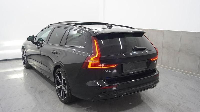 Gebraucht Volvo V60 Ultimate 197 PS (144 kW) 2024 Schwarz Kombi