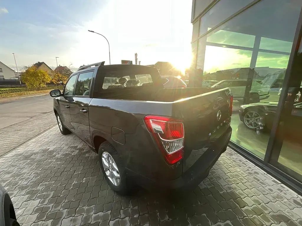 Neu KGM Musso 203 PS (149 kW) 2026 Grau Pickup