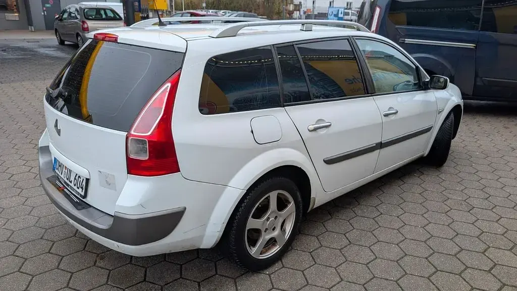 Gebraucht Renault Mégane Dynamique 103 PS (75 kW) 2007 Weiß Limousine