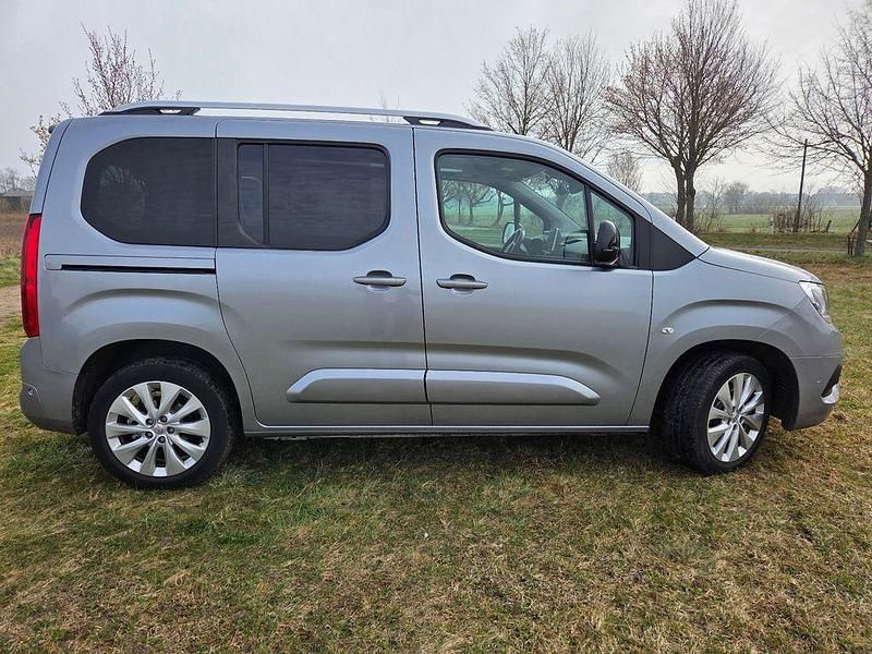 Gebraucht Opel Combo-e Life 56 kW (77 PS) 2022 Silber Van / Kleinbus