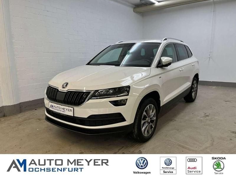 Candyweiß Gebraucht 2021 Skoda Karoq Clever SUV | 22.770 € (Fairer Preis) - Bild 1/4