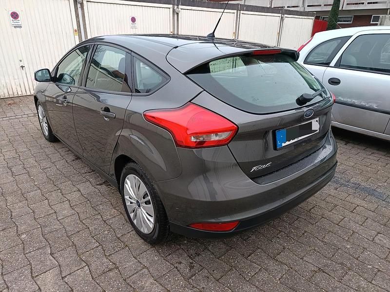 Gebraucht Ford Focus Trend 116 PS (85 kW) 2015 Limousine