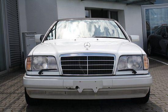 Gebraucht Mercedes E320 220 PS (161 kW) 1995 Polarweiss Cabrio