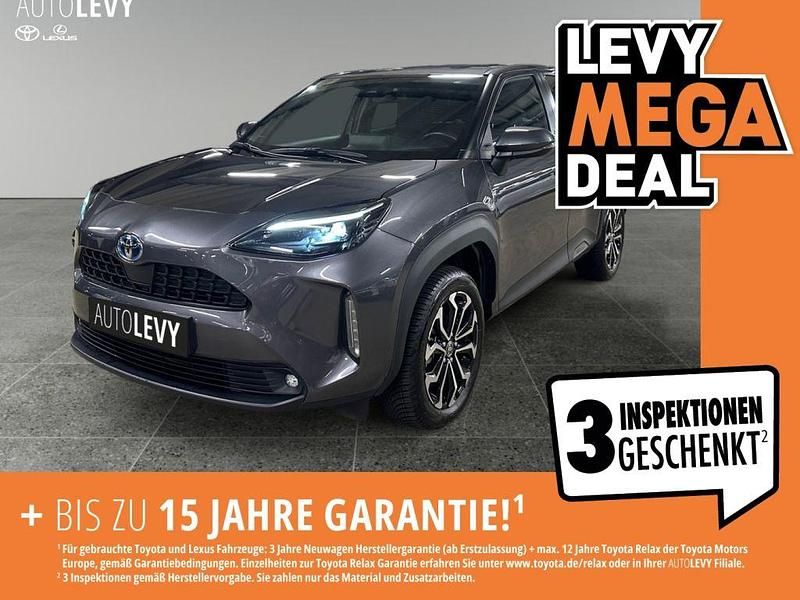 Grey (metallic) Gebraucht 2022 Toyota Yaris Hybrid Team SUV | 21.470 € (Guter Preis) - Bild 1/4