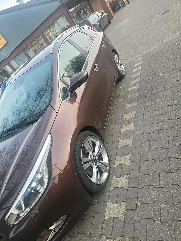 Gebraucht Kia Ceed Sport 128 PS (94 kW) 2015 Braun Kleinwagen