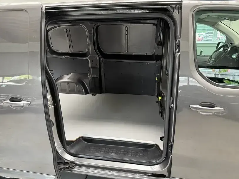 Gebraucht Peugeot Expert Premium 177 PS (130 kW) 2021 Gris platinium Van
