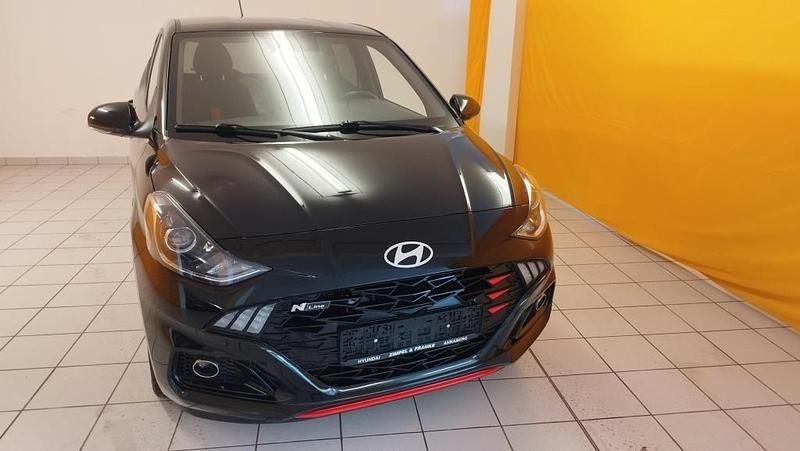 Gebraucht Hyundai i10 N Line 101 PS (74 kW) 2023 Schwarz Kleinwagen
