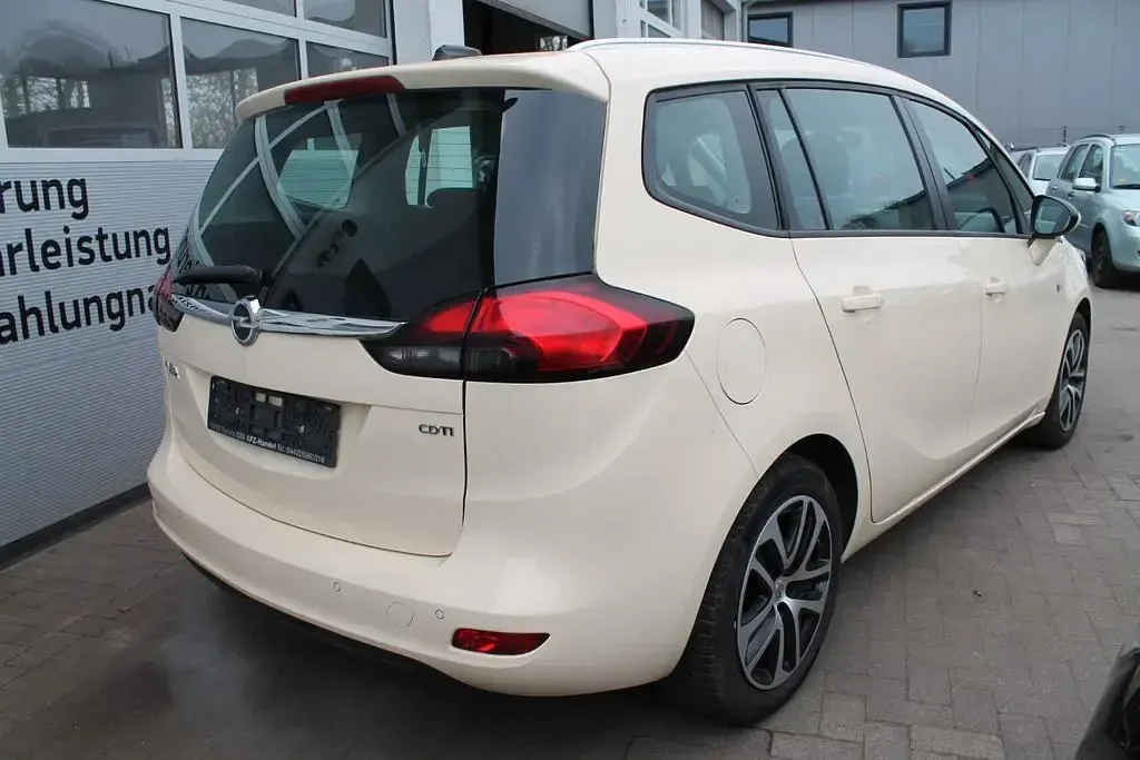 Gebraucht Opel Zafira Tourer Innovation 131 PS (96 kW) 2019 Gelb Van / Kleinbus