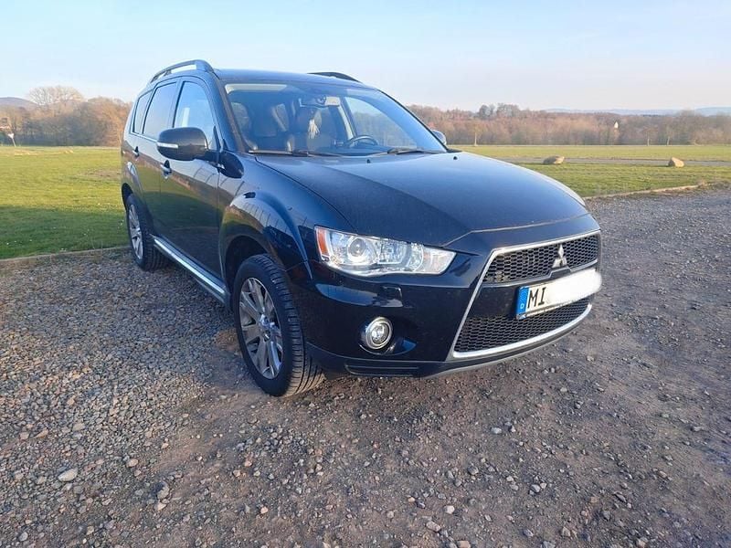Gebraucht Mitsubishi Outlander Invite 147 PS (108 kW) 2012 Schwarz SUV