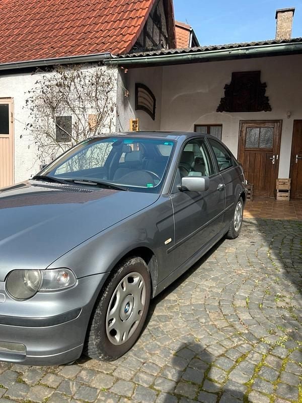Gebraucht BMW 318 143 PS (105 kW) 2004 Silber