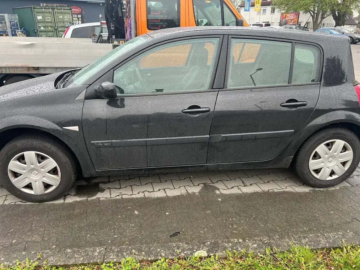 Gebraucht Renault Mégane 98 PS (72 kW) 2004 Schwarz Limousine