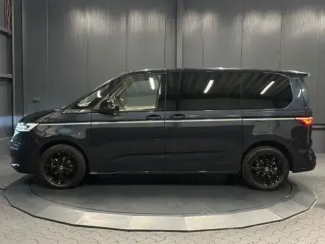 Usata VW Multivan Style 150 CV (110 kW) 2024 Andere Monovolume