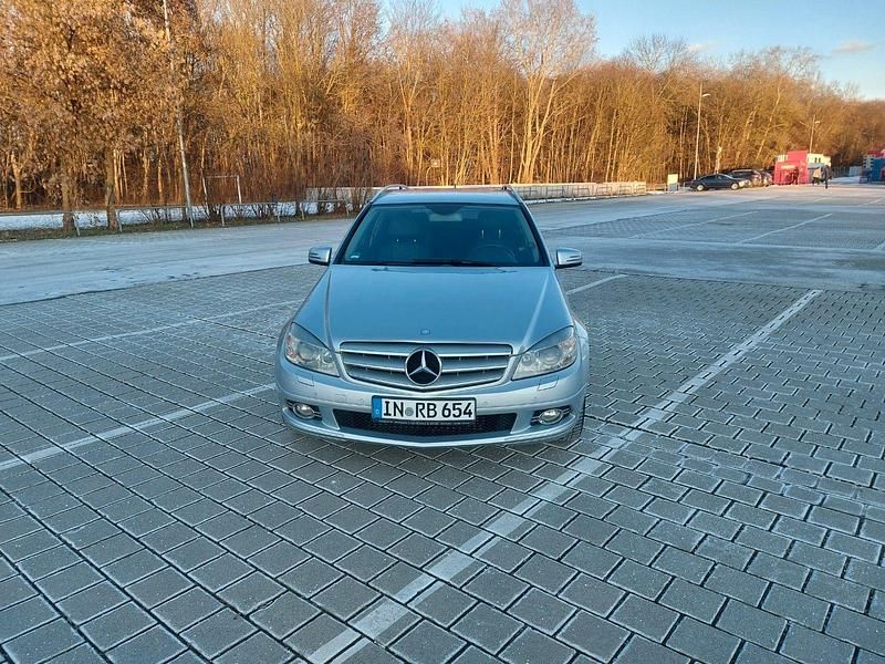 Gebraucht Mercedes 220 170 PS (125 kW) 2009 Silber Kombi