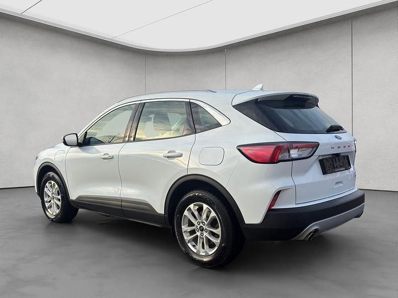 Gebraucht Ford Kuga Titanium 224 PS (164 kW) 2022 Weiß SUV