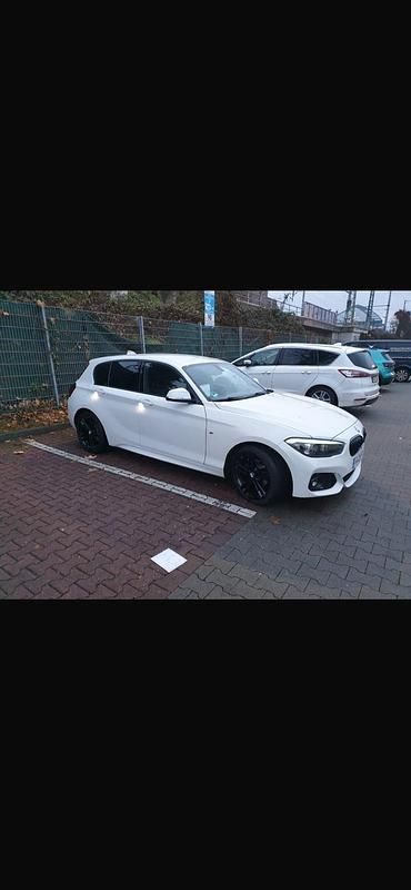 Weiß Gebraucht 2018 BMW 118 M Sport Kleinwagen | 17.999 € (Guter Preis) - Bild 1/4
