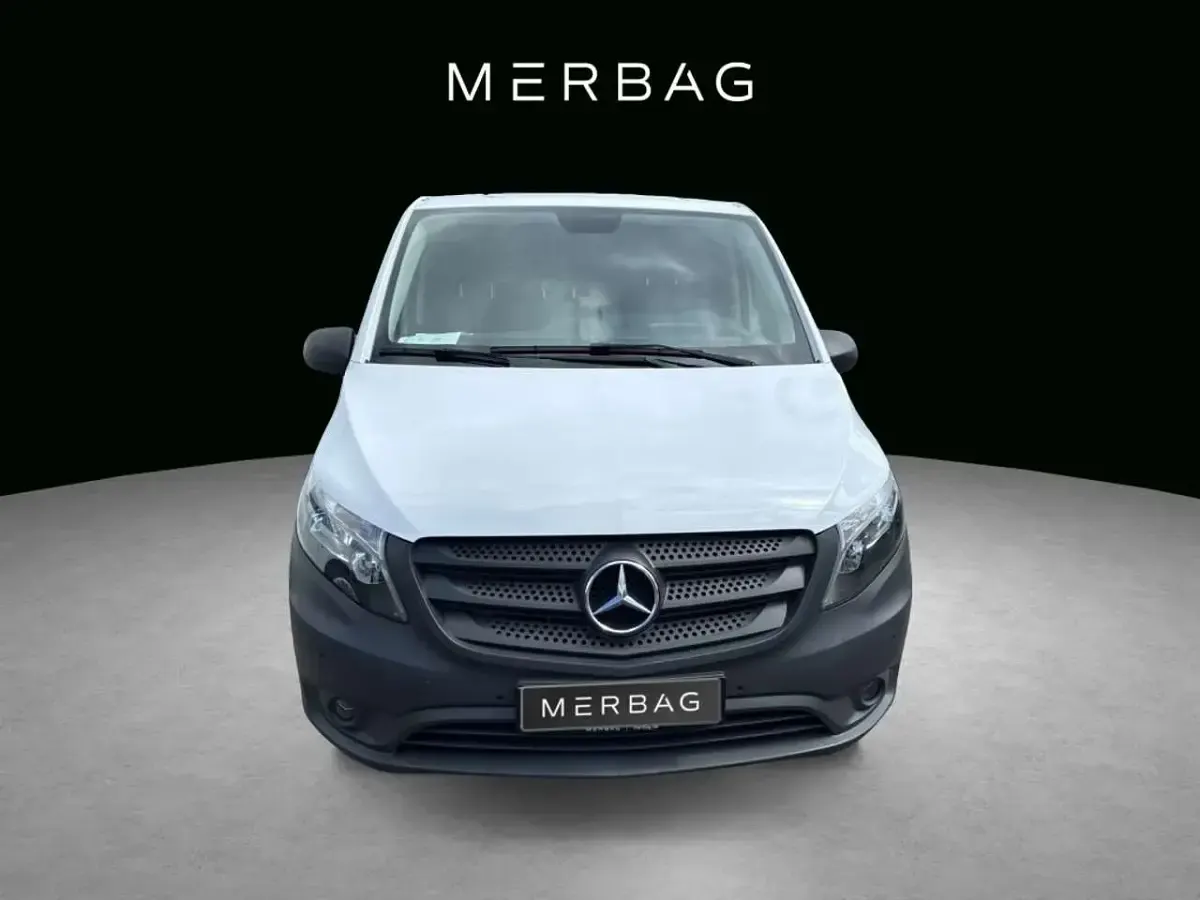 Gebraucht Mercedes Vito 163 PS (119 kW) 2022 Weiß Van