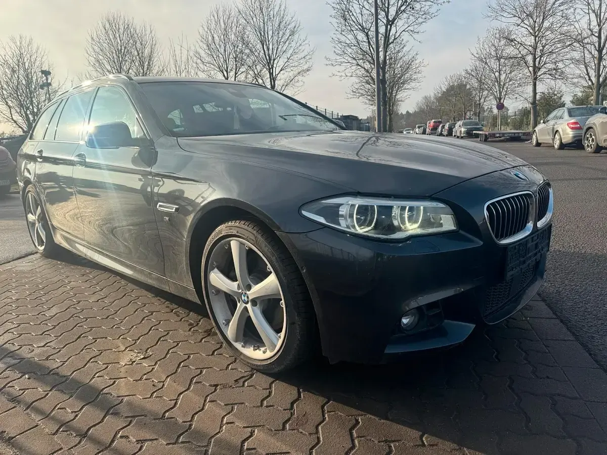 Gebraucht BMW 530 M Sport 258 PS (189 kW) 2014 Schwarz Kombi