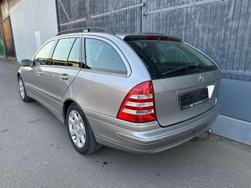 Gebraucht Mercedes C200 122 PS (89 kW) 2005 Cubanitsilber Kombi