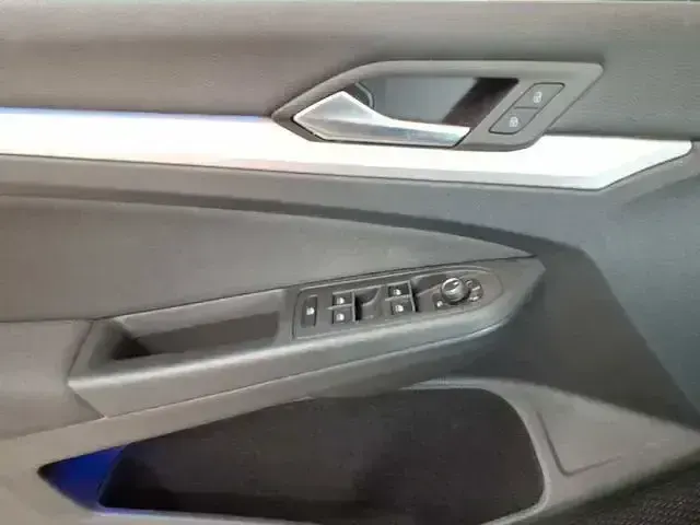 Gebraucht VW Golf VIII Life 116 PS (85 kW) 2022 Atlantic blue metallic Limousine