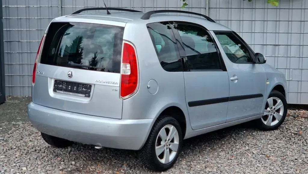 Gebraucht Skoda Roomster Ambition 105 PS (77 kW) 2013 Silber Van / Kleinbus