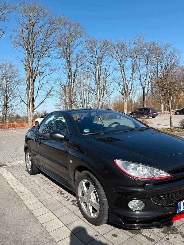 Gebraucht Peugeot 206 CC 109 PS (80 kW) 2003 Schwarz Cabrio